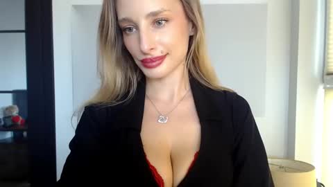 Snapshot of marilyndevilish chatting on February 22, 2025, 11:35 am MarilynDevilish online show from February 22, 2025, 11:35 am