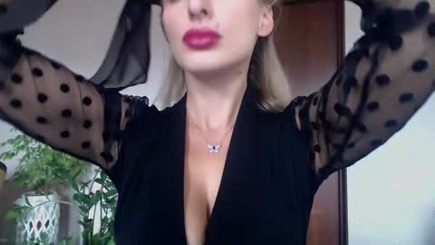 Snapshot of marilyndevilish chatting on October 16, 2025, 7:31 am MarilynDevilish online show from October 16, 2025, 7:31 am