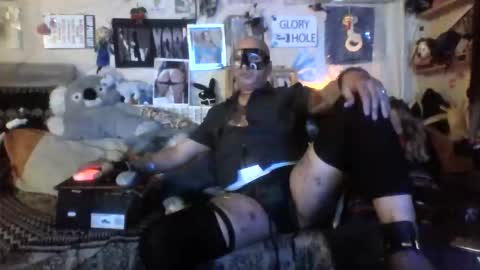 Ray online show from April 19, 2026, 10:01 pm