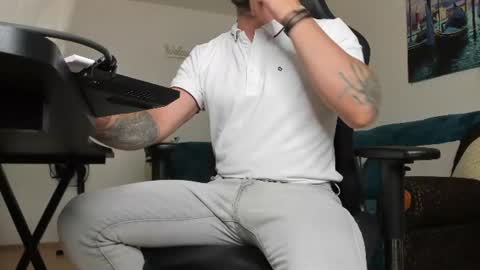 marioslim online show from July 11, 2026, 5:43 am