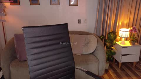 marivimichel_s online show from April 8, 2026, 10:04 am