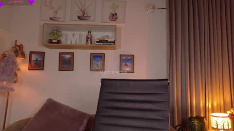 marivimichel_s online show from April 9, 2026, 9:58 am
