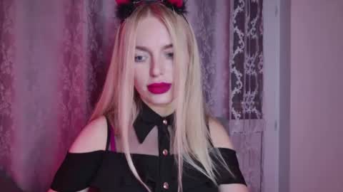 mariwell online show from June 20, 2026, 10:01 pm