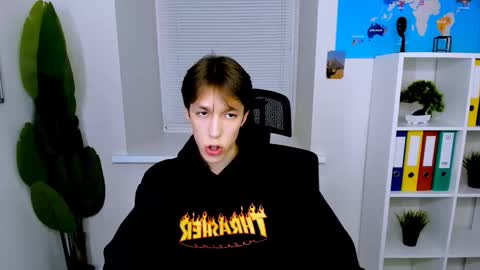 Mark online show from October 5, 2025, 10:46 am