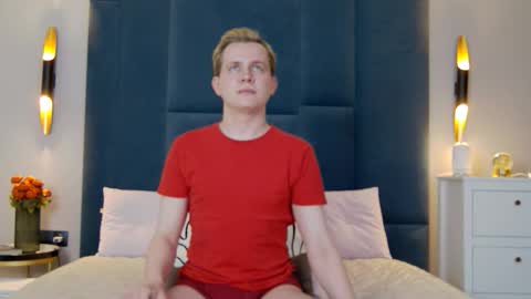 Mark online show from March 26, 2026, 9:42 pm