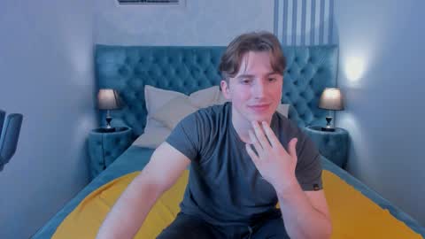 Mark online show from November 18, 2025, 12:53 pm