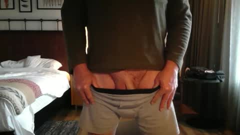 Snapshot of markinwest chatting on February 27, 2026, 9:37 pm MarkinWest online show from February 27, 2026, 9:37 pm