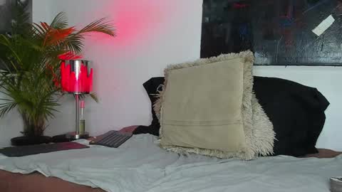 Snapshot of markus_latin chatting on December 26, 2024, 4:14 pm Markus latin online show from December 26, 2024, 4:14 pm