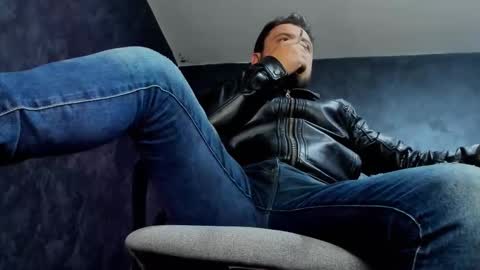 MARK online show from December 19, 2025, 9:00 pm