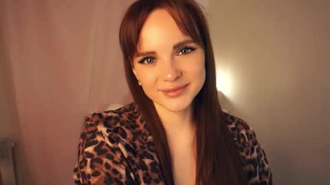 Kira online show from October 19, 2025, 7:36 pm