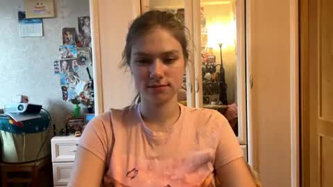 Codi online show from June 19, 2026, 3:11 am