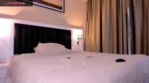 Snapshot of marrena_a chatting on February 11, 2026, 9:14 am -- Mari -- online show from February 11, 2026, 9:14 am