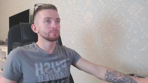 Snapshot of marselle_looker chatting on December 24, 2024, 10:11 am Marselle online show from December 24, 2024, 10:11 am