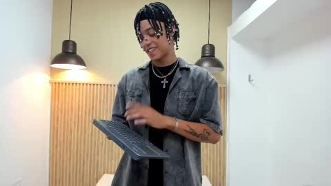 MARSHALL online show from September 16, 2025, 1:12 pm