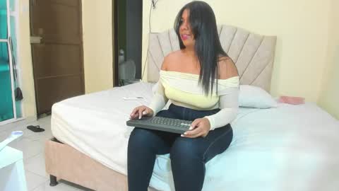 marsmith_1 online show from May 14, 2026, 3:02 am