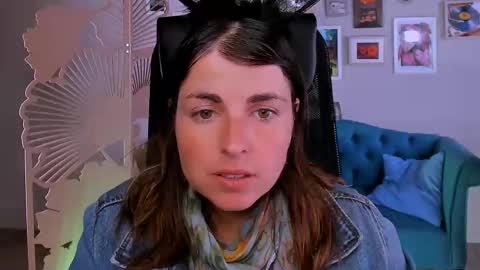 martaedams online show from September 10, 2025, 6:02 am