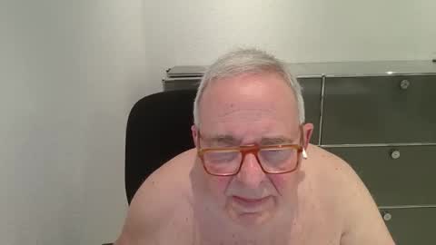 Snapshot of martin_1947 chatting on November 23, 2025, 9:25 pm martin_1947 online show from November 23, 2025, 9:25 pm