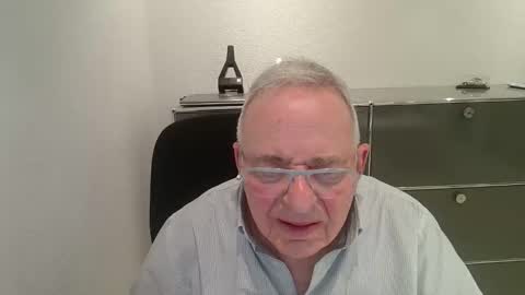 Snapshot of martin_1947 chatting on February 26, 2026, 11:15 pm martin_1947 online show from February 26, 2026, 11:15 pm