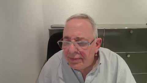 Snapshot of martin_1947 chatting on March 1, 2026, 6:32 pm martin_1947 online show from March 1, 2026, 6:32 pm