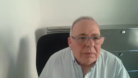 Snapshot of martin_1947 chatting on May 17, 2026, 5:31 pm martin_1947 online show from May 17, 2026, 5:31 pm