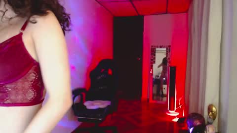 Snapshot of martina_adams chatting on February 23, 2025, 2:07 am mari online show from February 23, 2025, 2:07 am