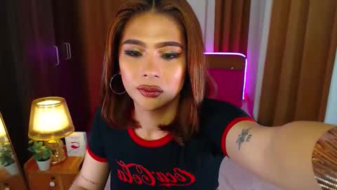 Snapshot of martina_lauren chatting on April 17, 2026, 10:02 pm Martina online show from April 17, 2026, 10:02 pm