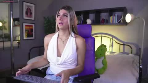 martinaa_rose online show from June 17, 2026, 12:50 pm