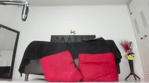 Martina online show from May 15, 2026, 11:23 pm