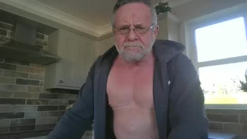 Snapshot of martinrgbxxxx chatting on February 2, 2025, 2:34 pm martinrgbxxxx online show from February 2, 2025, 2:34 pm