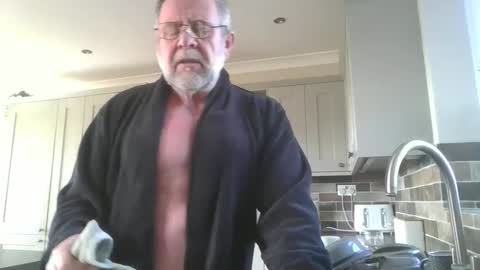 martinrgbxxxx online show from March 28, 2026, 9:09 am
