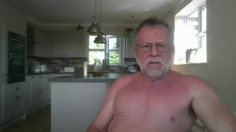 Snapshot of martinrgbxxxx chatting on May 23, 2026, 8:40 am martinrgbxxxx online show from May 23, 2026, 8:40 am