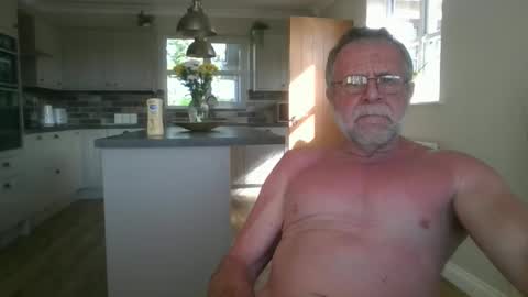 Snapshot of martinrgbxxxx chatting on May 24, 2026, 7:57 am martinrgbxxxx online show from May 24, 2026, 7:57 am