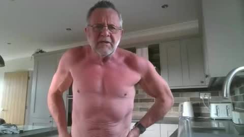 Snapshot of martinrgbxxxx chatting on June 1, 2026, 7:32 am martinrgbxxxx online show from June 1, 2026, 7:32 am