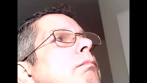 Snapshot of martylv702 chatting on December 17, 2025, 3:01 am marty online show from December 17, 2025, 3:01 am