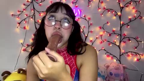 Snapshot of maru__chan chatting on October 6, 2025, 9:34 pm Maru online show from October 6, 2025, 9:34 pm