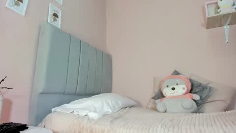 mary_cute9 online show from October 8, 2025, 12:14 pm