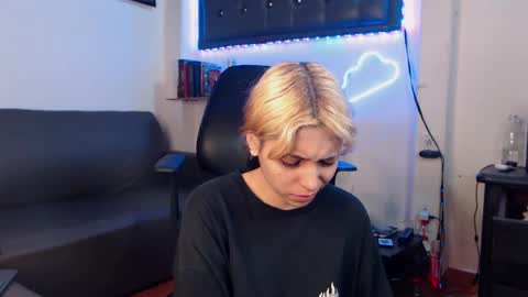 Snapshot of mary_janness chatting on February 27, 2025, 11:26 pm                      100   online show from February 27, 2025, 11:26 pm