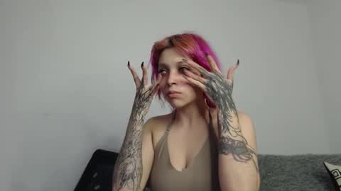 Snapshot of mary_janness chatting on October 6, 2025, 6:44 am                      100   online show from October 6, 2025, 6:44 am