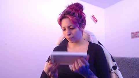 Snapshot of mary_janness chatting on October 20, 2025, 5:02 pm                      100   online show from October 20, 2025, 5:02 pm