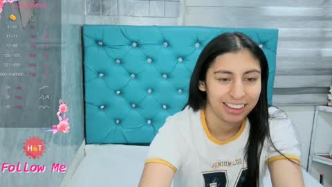 Snapshot of mary_mood_ chatting on June 2, 2026, 11:34 am Mary Moon online show from June 2, 2026, 11:34 am