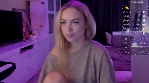 Mary online show from September 28, 2025, 7:19 pm