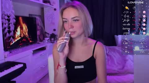 Mary online show from November 23, 2025, 9:03 pm