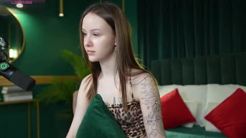 yours fetish mary online show from May 27, 2026, 4:31 am