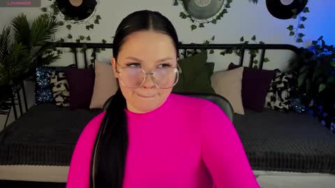 Snapshot of maryamie chatting on March 10, 2025, 3:01 am Hello Ill be waiting for you Tue Wed Thu Fri 3am-10am Sun 3am-5pm GMT online show from March 10, 2025, 3:01 am