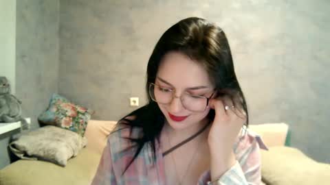 Snapshot of maryellensiewert chatting on November 22, 2025, 8:19 pm Stephie online show from November 22, 2025, 8:19 pm