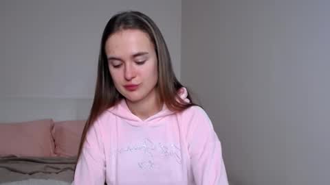 Mari online show from December 15, 2025, 8:24 pm