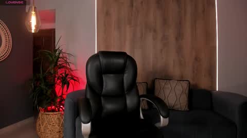 Snapshot of marylewis_ chatting on November 11, 2025, 7:47 pm Mary online show from November 11, 2025, 7:47 pm