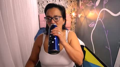 Marylin online show from March 6, 2025, 11:09 pm