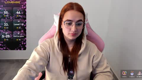 Dulce Maria online show from December 14, 2024, 1:06 am