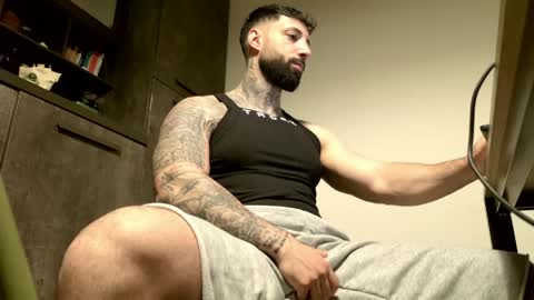 Snapshot of masculineguy69 chatting on May 23, 2026, 5:39 pm masculineguy69 online show from May 23, 2026, 5:39 pm